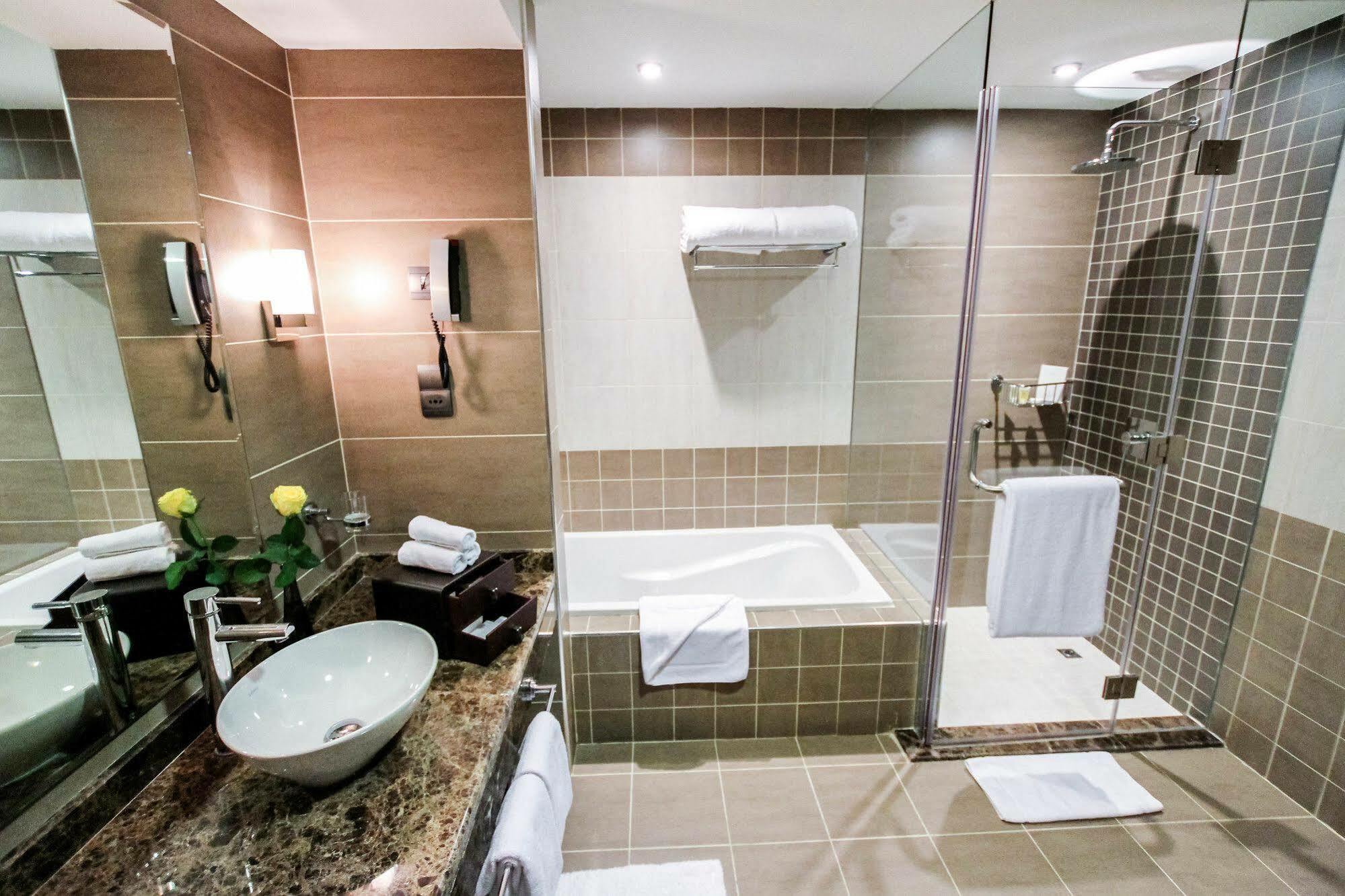 Danat Capital Hotel Абу-Даби Экстерьер фото